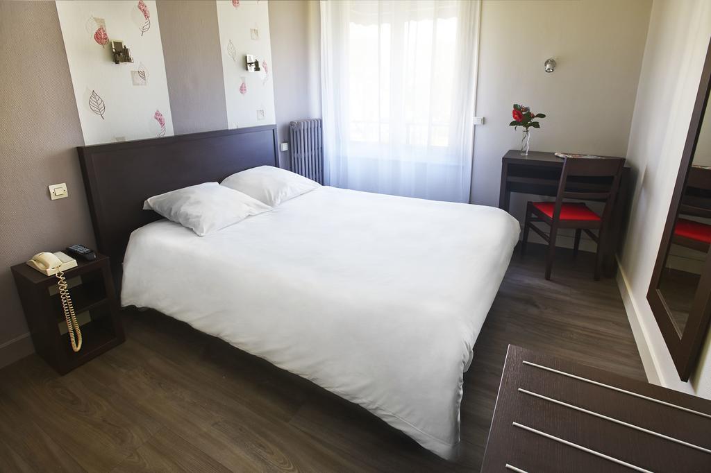 Hotel Les Pecheurs Lorient Room photo
