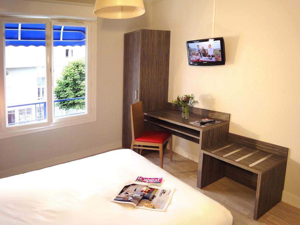 Hotel Les Pecheurs Lorient Room photo