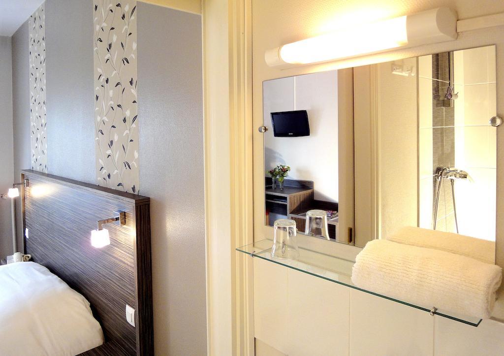 Hotel Les Pecheurs Lorient Room photo
