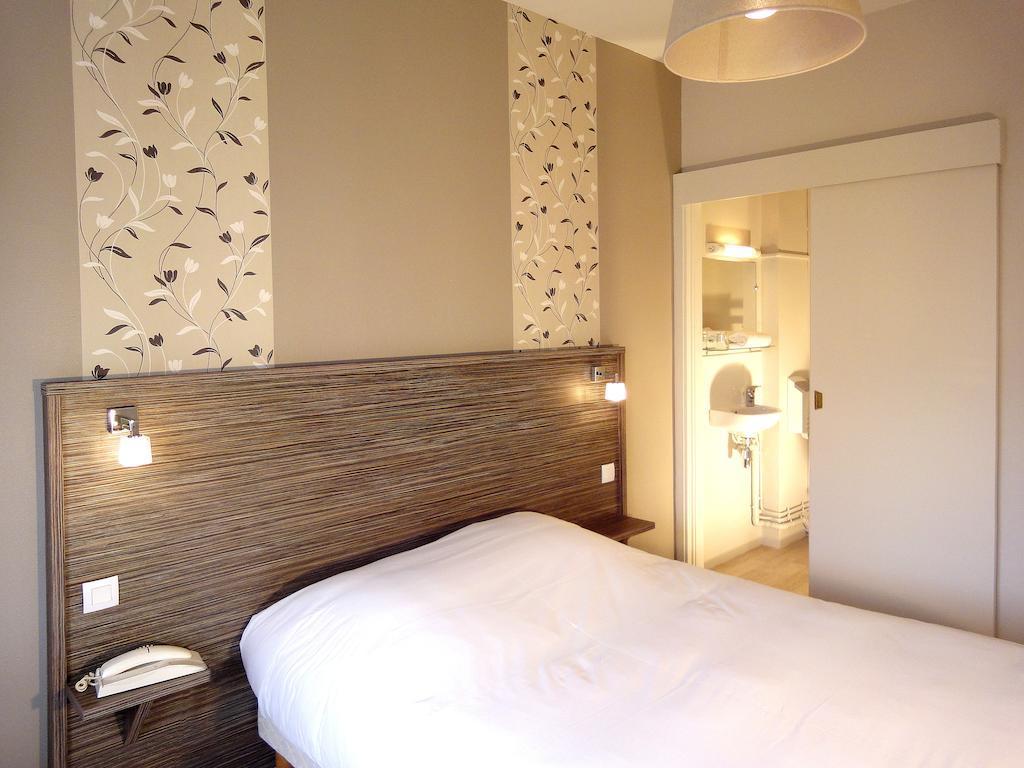 Hotel Les Pecheurs Lorient Room photo